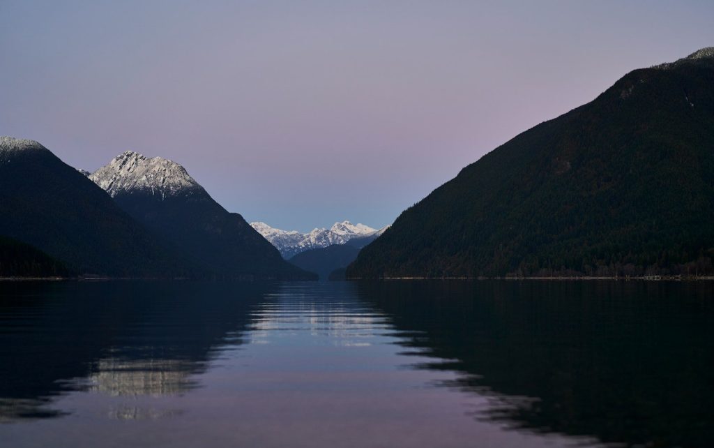 Lake and mountains near Maple Ridge