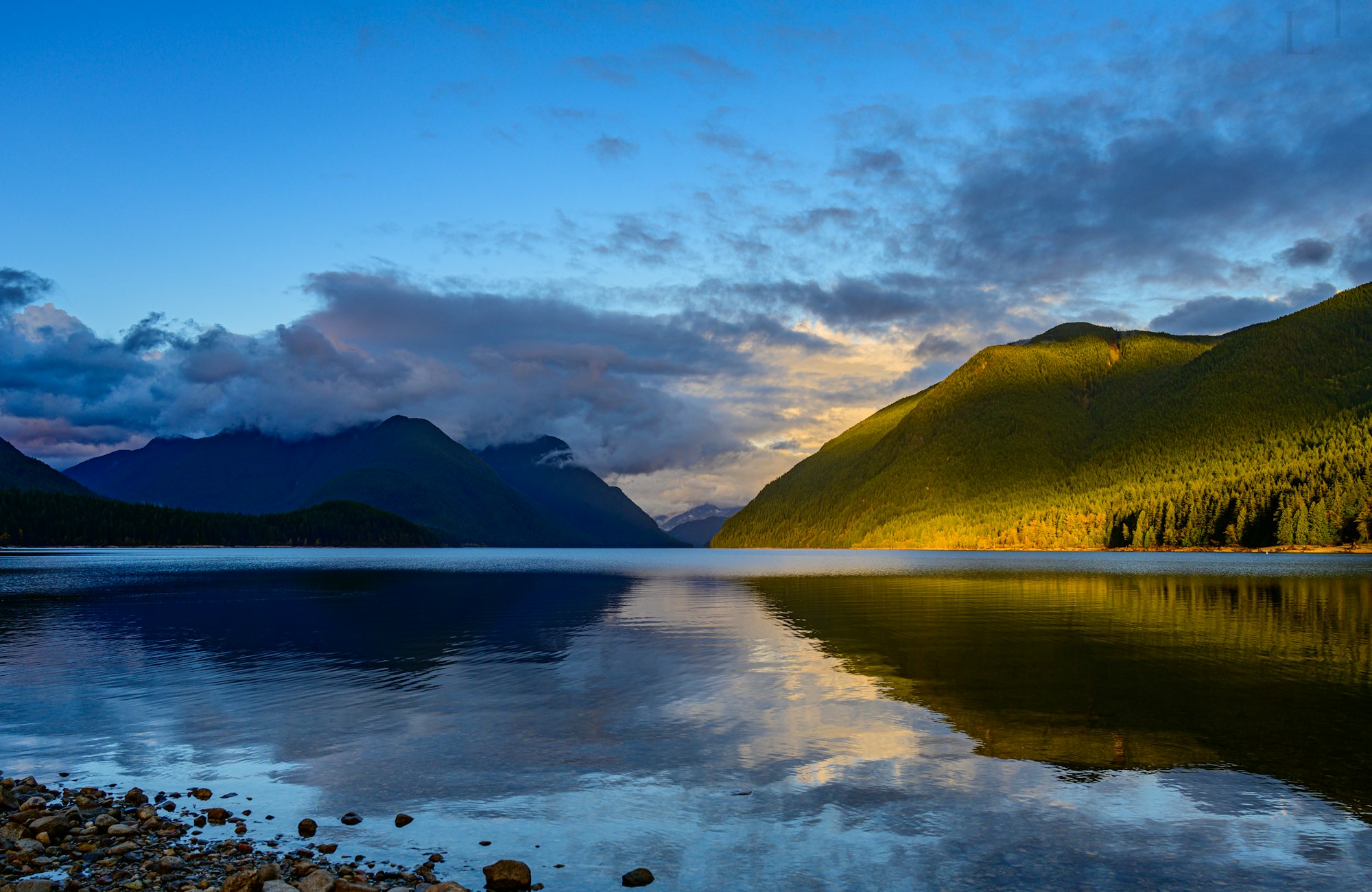 Lake and mountains near Maple Ridge